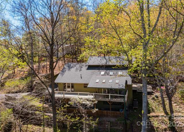 Property at 22 Robinhood Rd, Asheville, NC 28804, 4 beds, 3 baths