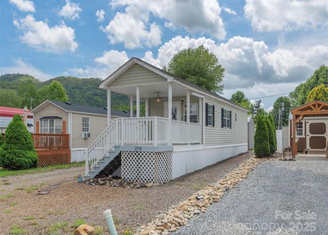 Property at 219 Pike Pt, Waynesville, NC 28785, 1 bed, 1 bath