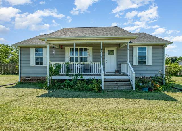 Property at 2303 Dillon Dr, Newton, NC 28658, 3 beds, 2 baths