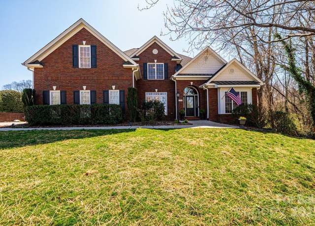 Property at 4386 2nd Street Ln NW, Hickory, NC 28601, 5 beds, 4.5 baths