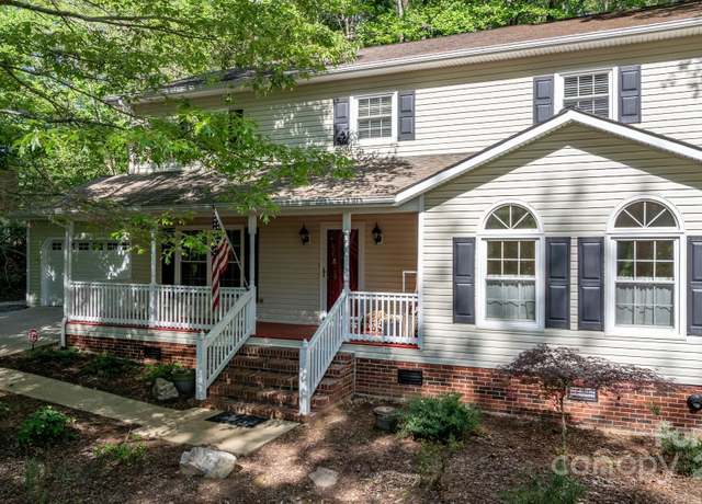 Property at 1026 Wellington Ct, Lenoir, NC 28645, 4 beds, 2.5 baths