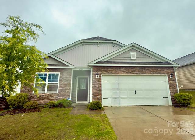 Property at 4020 Lampasas Ln, Charlotte, NC 28214, 3 beds, 2 baths
