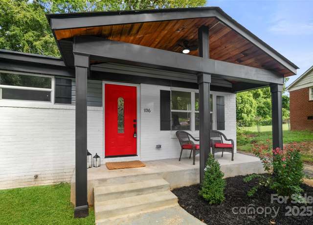 Property at 1016 Bramble Pl, Charlotte, NC 28208, 3 beds, 2 baths