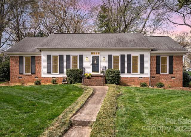 Property at 7520 Whistlestop Rd, Charlotte, NC 28210, 3 beds, 2 baths