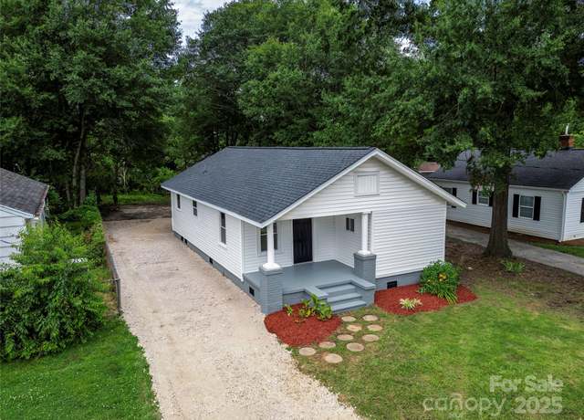 Property at 1210 Cloninger Ave, Gastonia, NC 28052, 3 beds, 1 bath