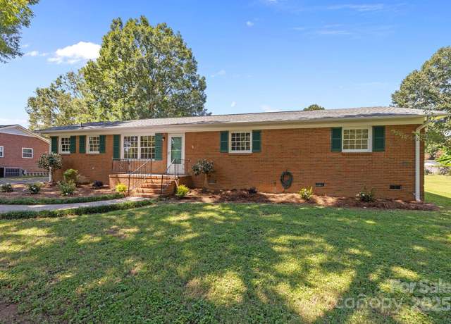 Property at 16409 Thompson Rd, Mint Hill, NC 28227, 3 beds, 1.5 baths