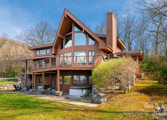Property at 6 Orchard Knob Ln, Black Mountain, NC 28711, 4 beds, 4 baths