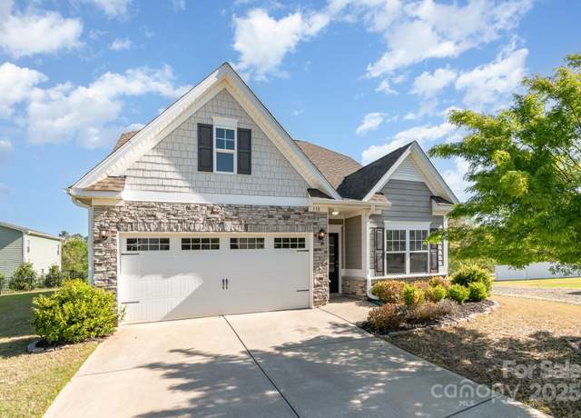 Property at 338 Livingston Dr, Lancaster, SC 29720, 3 beds, 2.5 baths