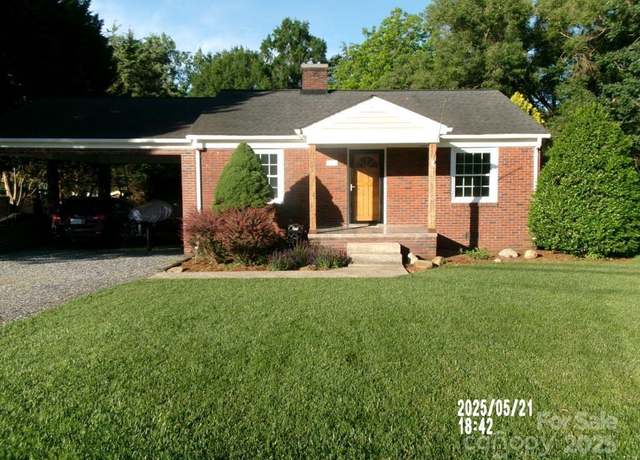 Property at 2357 28th St NE, Hickory, NC 28601, 2 beds, 1 bath