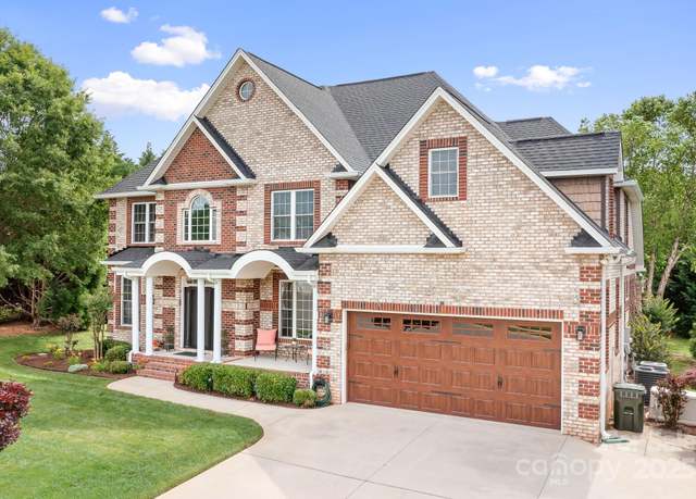 Property at 9112 Butterfly Ct, Gastonia, NC 28056, 4 beds, 3.5 baths