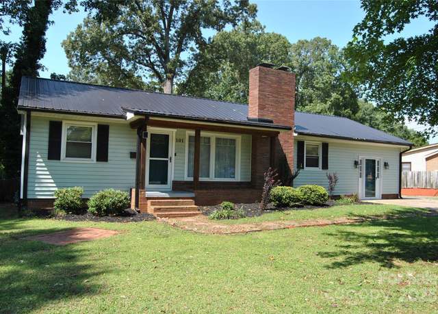 Property at 101 Madison Dr, Mount Holly, NC 28120, 3 beds, 2 baths