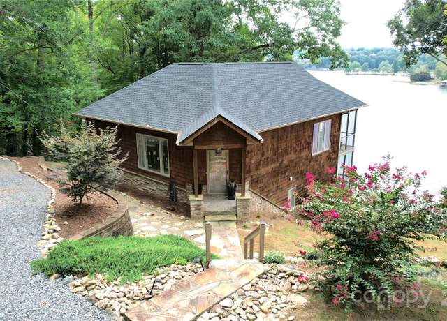 Property at 152 Bridge Pointe Ln, Hickory, NC 28601, 2 beds, 3 baths