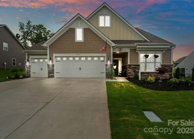Property at 17733 Burnt Hickory Dr, Charlotte, NC 28278, 4 beds, 3 baths