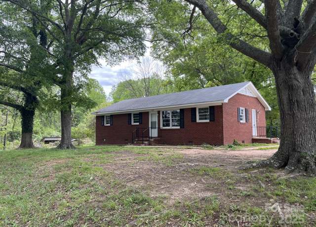 Property at 1105 Carnation Ln, Sharon, SC 29742, 4 beds, 1 bath