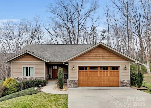 Property at 178 Sapphire Pl, Clyde, NC 28721, 3 beds, 3.5 baths