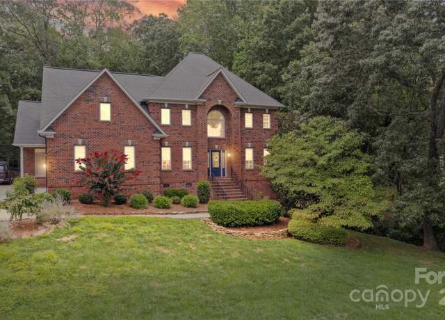 Property at 4644 Snow Dr, Harrisburg, NC 28075, 6 beds, 4.5 baths