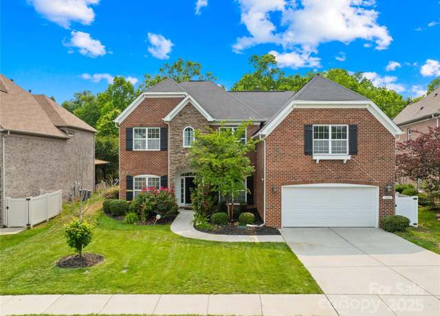 Property at 8460 Fairgreen Ave, Waxhaw, NC 28173, 5 beds, 3 baths