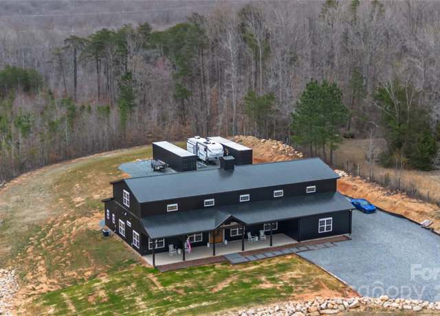 Property at 2288 Boheler Rd, Clover, SC 29710, 3 beds, 4 baths