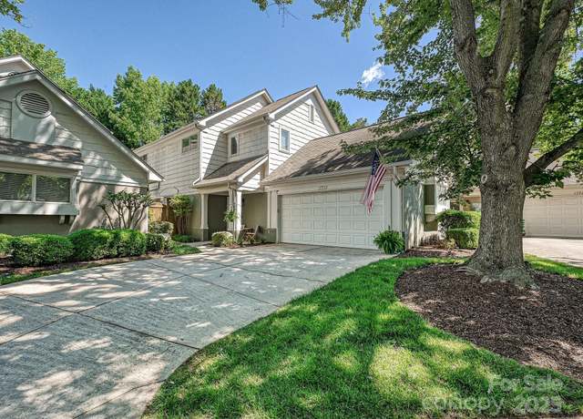 Property at 17732 Kings Point Dr, Cornelius, NC 28031, 3 beds, 2.5 baths