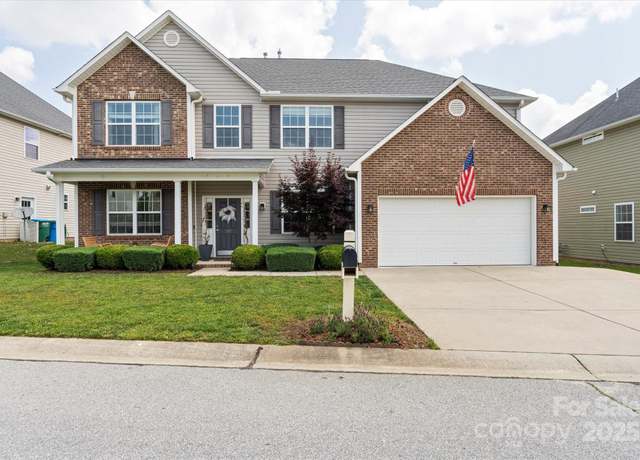 Property at 197 Roanoke Rd, Fletcher, NC 28732, 4 beds, 3 baths