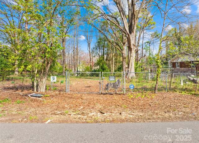 Property at 233 Owen Blvd, Charlotte, NC 28213