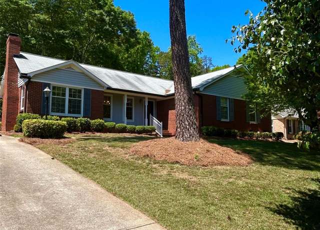 Property at 13416 Four Oaks Ln, Matthews, NC 28105, 3 beds, 2 baths