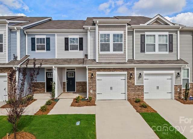 Property at 401 Lagoon Rd, Fletcher, NC 28732, 3 beds, 2.5 baths