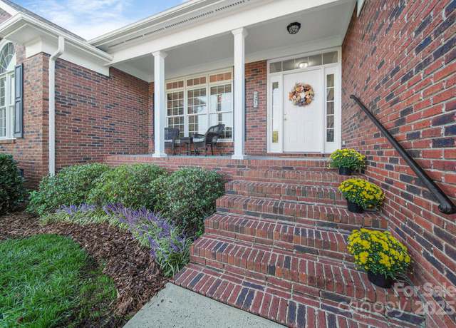 Property at 2612 Tralee Dr, Gastonia, NC 28056, 3 beds, 2 baths