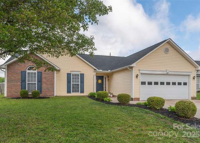 Property at 152 S Sunberry Trl, Fletcher, NC 28732, 3 beds, 2 baths