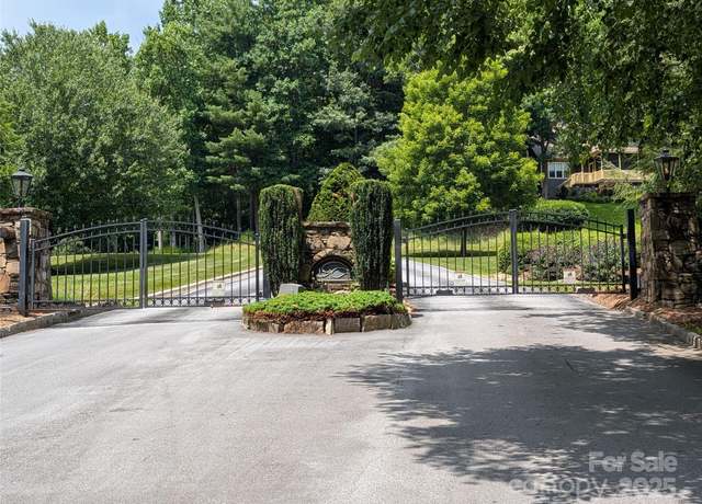 Property at 115 Ivywood Ln, Laurel Park, NC 28739