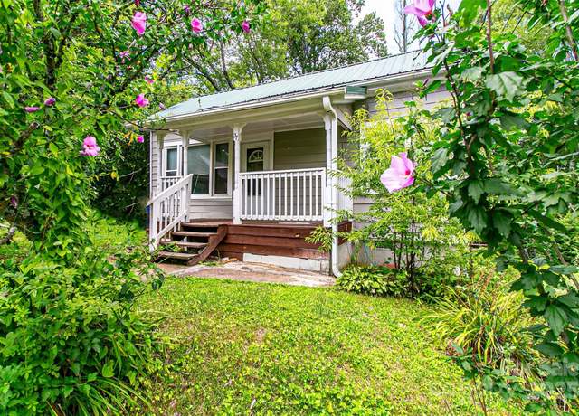 Property at 27 Curlee St, Brevard, NC 28712, 3 beds, 2 baths