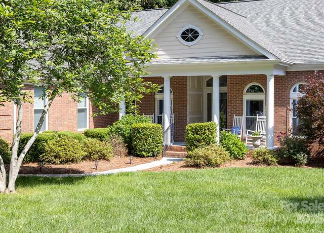 Property at 122 Waterford Dr, Mooresville, NC 28117, 4 beds, 2.5 baths