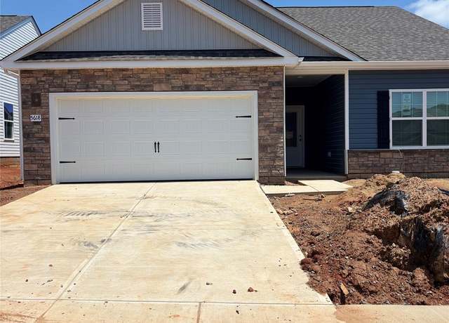 Property at 5618 Skinny Dr, Charlotte, NC 28215, 3 beds, 2 baths