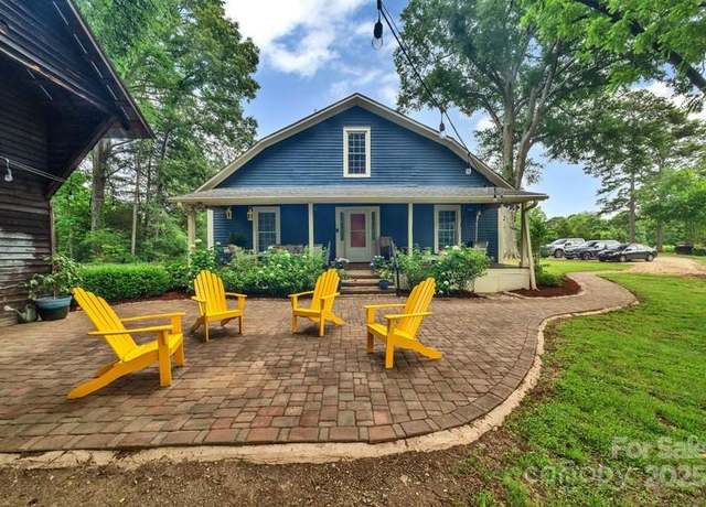 Property at 9929 Kerns Rd, Huntersville, NC 28078, 4 beds, 2 baths