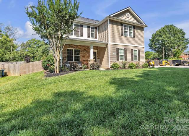 Property at 19455 Smith Cir, Cornelius, NC 28031, 4 beds, 2.5 baths