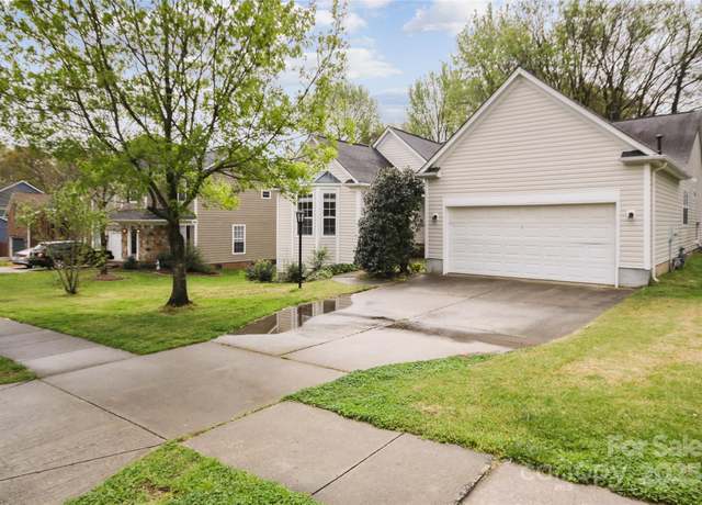 Property at 11834 Mourning Dove Ln, Charlotte, NC 28269, 3 beds, 2 baths