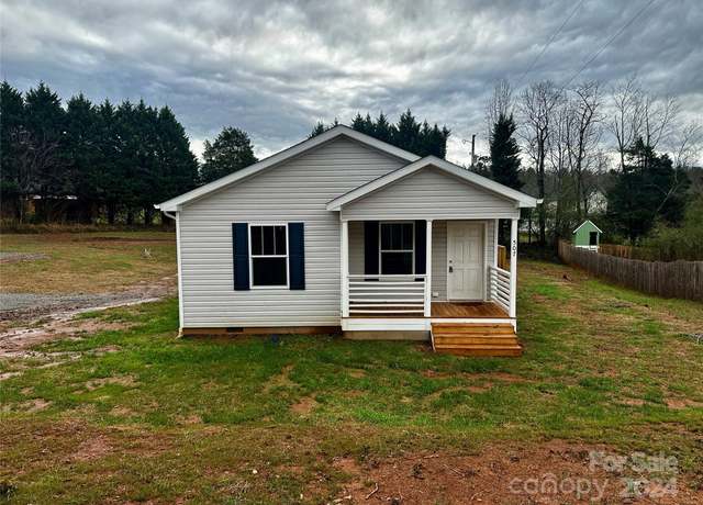 Property at 507 Hopewell Rd, Morganton, NC 28655, 3 beds, 2 baths