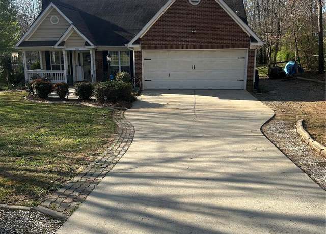 Property at 7144 Hunters Bluff Dr, Denver, NC 28037, 3 beds, 2 baths