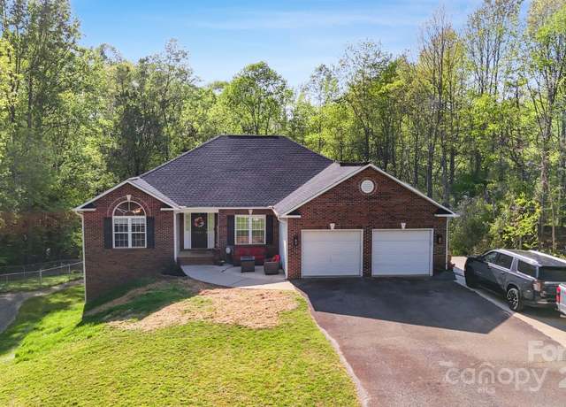 Property at 3232 47th Avenue Pl NE, Hickory, NC 28601, 3 beds, 4 baths