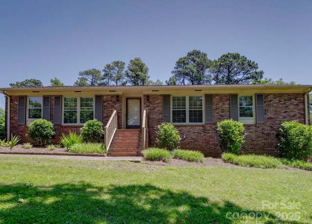 Property at 1830 Huntington Pl, Rock Hill, SC 29732, 3 beds, 2 baths