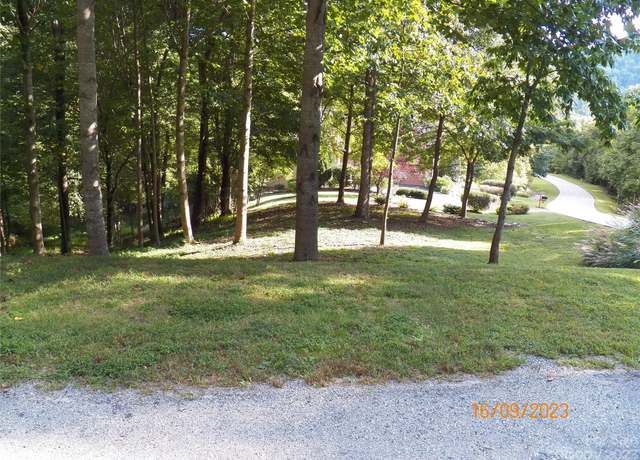 Property at 270 Somersby Pkwy #8, Laurel Park, NC 28739