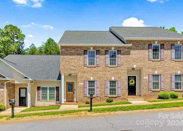 Property at 4198 Pickering Dr, Hickory, NC 28602, 3 beds, 2.5 baths