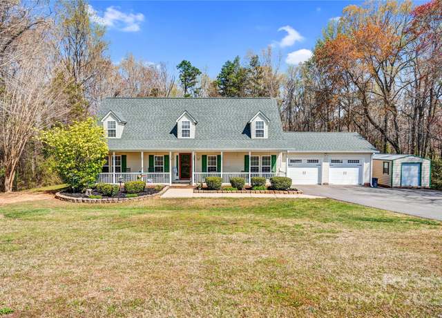 Property at 2146 Lawrence Rd, Clover, SC 29710, 3 beds, 2.5 baths