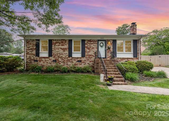 Property at 1005 N Main St, Mount Holly, NC 28120, 3 beds, 2 baths