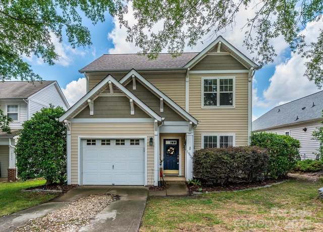 Property at 10639 Secret Garden Ln, Charlotte, NC 28214, 3 beds, 2.5 baths