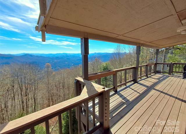 Property at 514 Skyridge Dr, Clyde, NC 28721, 4 beds, 2 baths