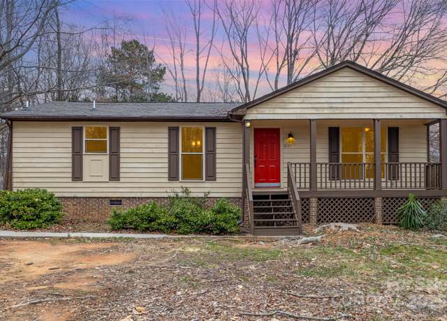 Property at 8104 Tamalpais Ct, Charlotte, NC 28215, 3 beds, 2 baths