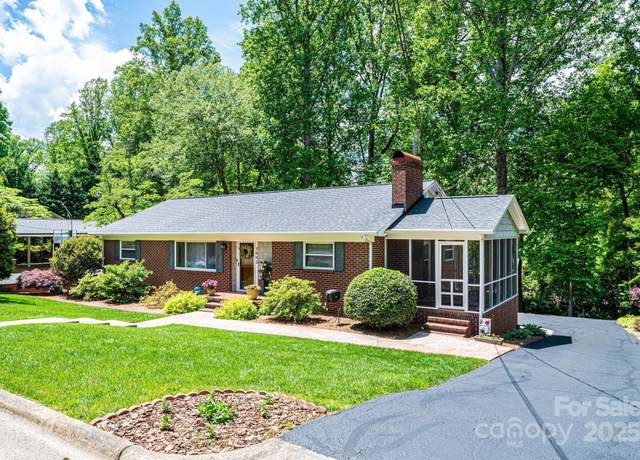 Property at 1602 Brentwood Dr, Newton, NC 28658, 3 beds, 2 baths