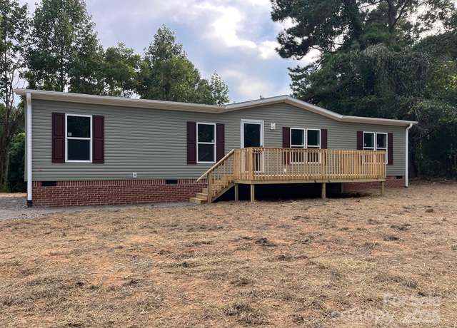 Property at 958 Pinnacle Church Rd, Nebo, NC 28761, 3 beds, 2 baths