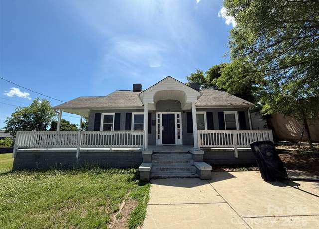 Property at 406 S Catawba St, Lancaster, SC 29720, 3 beds, 2 baths
